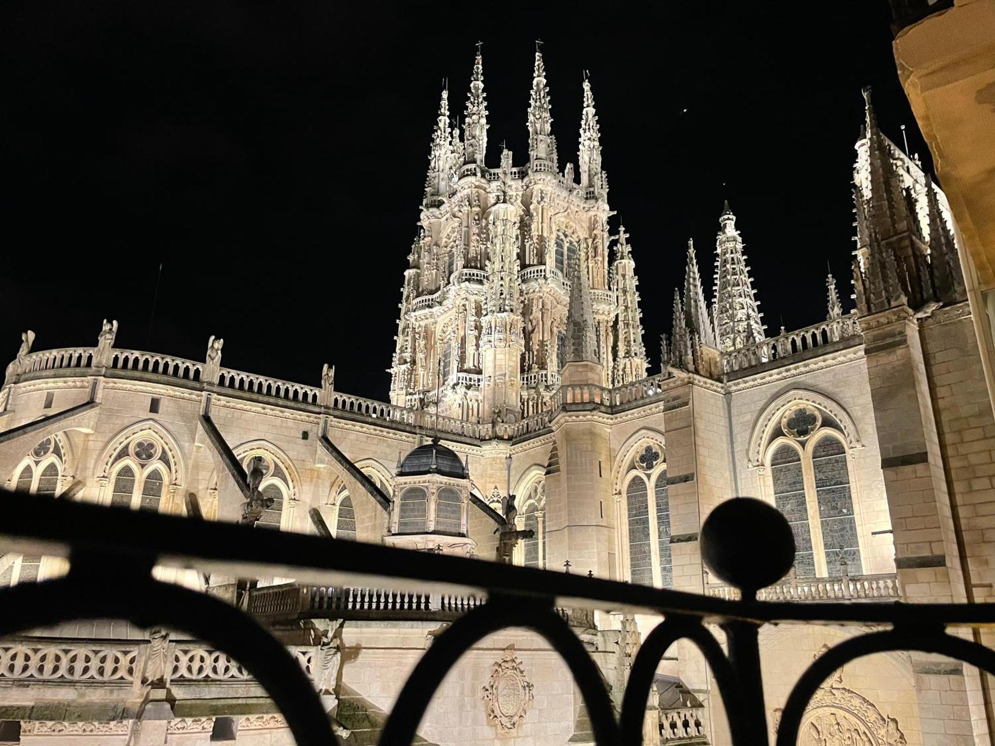 Contemplando La Catedral By Exclusive Burgos Apartments Экстерьер фото